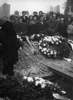 Pogreb Ivana Levarja - Umrl je 28. 11. 1950.
Fotografija je last: AGRFT
Neg.: S.X, 82; sig. 492