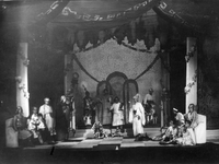 William Shakespeare: Sen kresne noči - Levar, Železnik, Gabrijelčič, Jan, Boltar - SNG Drama Ljubljana, 1. 10. 1930.
Fotografija je last: SLOGI (SGM)
Neg.: S.; sig. 550