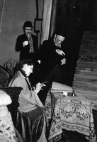 Norica iz Chaillota - Nablocka, Škedl, Jerman - Jean Giraudoux: Norica iz Chaillota - II. dej. SNG Drama Ljubljana, 27. 5. 1956.
Neg.: S. LIX, 13; sig. 1340