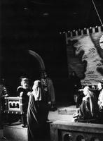Kralj Lear - Šarič, Levar, Levar, Danilova, Potokar - William Shakespeare: Kralj Lear. SNG Drama Ljubljana, 4. 11. 1949.
Neg.: S. LXVI, 80; sig. 1701