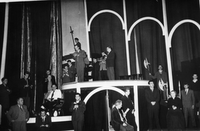 Elizabeta Angleška  - prizor z vaje - Ferdinand Bruckner: Elizabeta Angleška. SNG Drama Ljubljana, 25. 3. 1955.
Neg.: S.LXX, 20; sig. 1920
