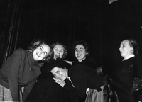 Elizabeta Angleška  - igralke: Potokar, Danilova, Erjavec, Kralj - Ferdinand Bruckner: Elizabeta Angleška. SNG Drama Ljubljana, 25. 3. 1955.
Neg.: sig. 1923