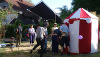 Pest perja: Scenska fotografija - 