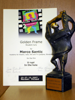 Nagrada Golden Frame - Kipec z diplomo