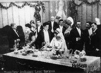 Brišem i sudim ... - Režija: Arnošt Grund, snemalec: Josip Hala.
Produkcija: Jugoslavija film, Zagreb, 1919.
Fotografija je last: Dragutin Mačuka, Zagreb.
Neg.: S.XXXIV, 41. Sig. 130