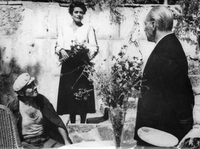 Milan Skrbinšek kot Kapitan - Kuća na obali.
Produkcija: Bosna film, J.A. Rank, robert Steurer, scenarij: B. Kosanović in E. Roberts, režija: B. Kosanović, kamera: W. Partsch, glasba: Bojan Adamič.
Dubrovnik, 1954
Fotografija je last: SLOGI (SGM)
Neg.: S.XLI, 232, sig. 357