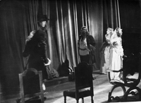 Tartuffe - Peček, Cesar, Ahačič, Danilova - Molière: Tartuffe - V. dej., 4. priz.
Fotografija je last: SLOGI (SGM)
Neg.: S.; sig. 683