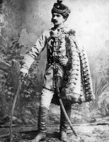 Anton Cerar - Danilo kot Baron Fran Trenk, slavonski graščak - Josip Eugen Tomić: Baron Fran Trenk. Deželno gledališče v Ljubljani, 14. 4. 1884.
Fotografija je last: SLOGI (SGM).
Neg.: S. XLV, 15; sig. 1002