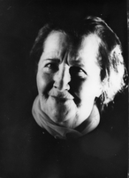 Marija Nablocka - Fotoportret - privatna fotografija, Ljubljana, 24. 4. 1964.
Fotografija je last: SLOGI (SGM)
Neg.: S. XX, 36; sig. 1119
