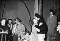 Norica iz Chaillota - Nablocka, Podgoršek, Potokar, Ahačič, Kralj, Valič, Kostić - Jean Giraudoux: Norica iz Chaillota - II. dej. SNG Drama Ljubljana, 27. 5. 1956.
Neg.: S. LIX, 19; sig. 1346
