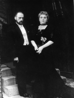Za narodov blagor - Furijan, Danilova - Ivan Cankar: Za narodov blagor. SNG Drama Ljubljana, 28. 12. 1948.
Fotografija je last: SLOGI (SGM).
Neg.: S. LX, 8; sig. 1696