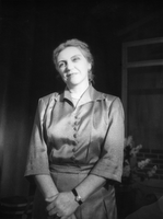 Draga Ruth - Mira Danilova kot Edith - Norman Krasna: Draga Ruth. MGL, 4. 12. 1952.
Neg.: S.LXVI, 39; sig. 1754